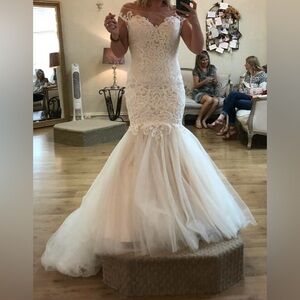 Sottero & Midgley Couture Lace Mermaid Wedding Dress.Size 12 (Altered).Off White